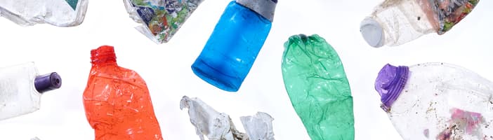 Muovipullojen ja jätteiden kierrätys
